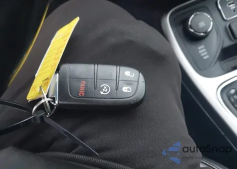 2018 Jeep Compass Latitude 4X4 из США, поврежденный, VIN 3C4NJDBBXJT262461